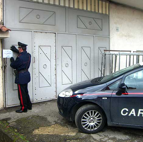 Pomigliano D'Arco, due officine sequestrate