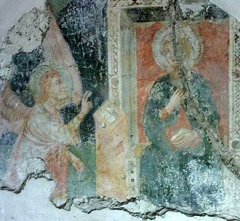 Nola, affreschi di Pietro Cavallini in rovina