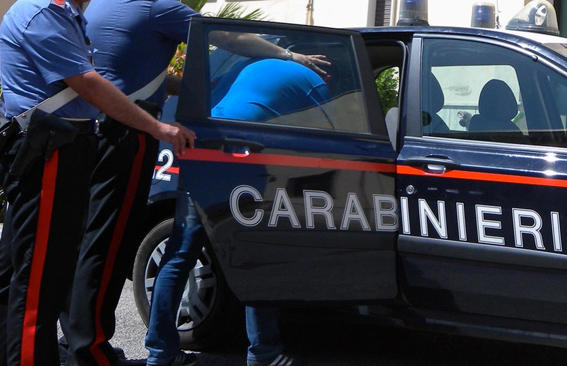 Acerra, cerca  di imporre tangente ad impresa: arrestato 42enne