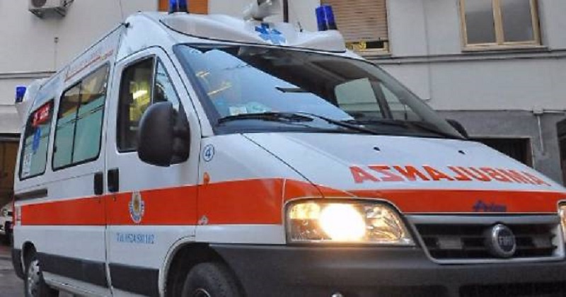 Somma Vesuviana, auto contro bus: grave 22enne di Sant'Anastasia