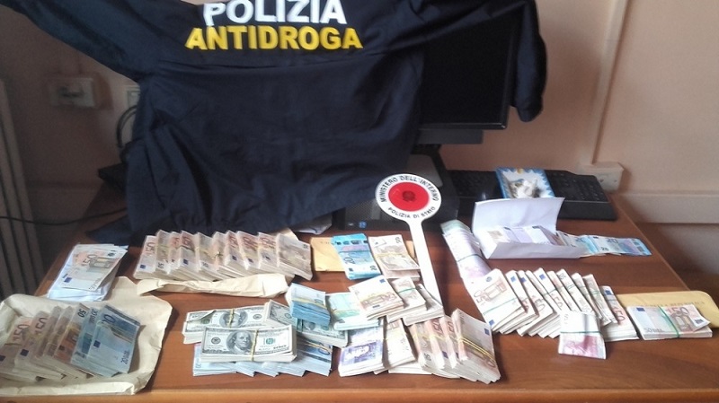 Trasportavano cocaina dal Sud America alla Campania: emergono nuovi dettagli