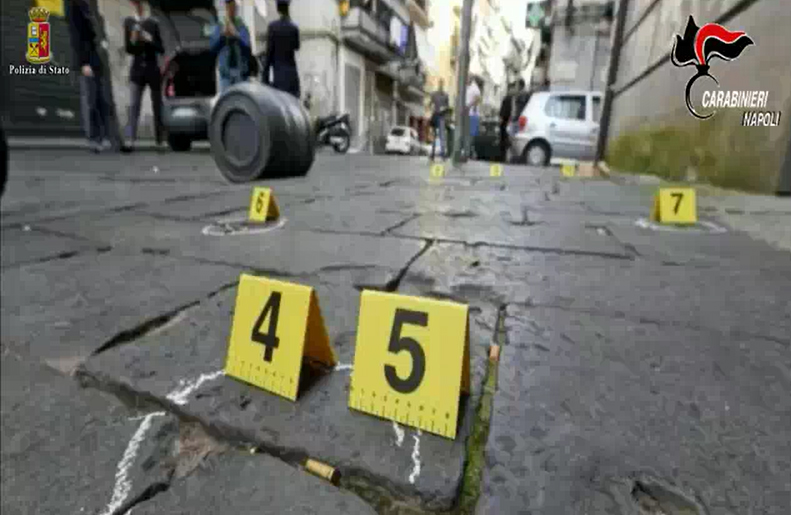 Napoli, blitz di carabinieri e polizia nel Rione Sanità.