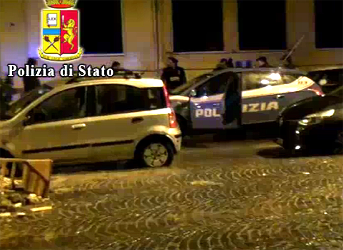 Castellammare, armi da fuoco e lesioni: otto arresti