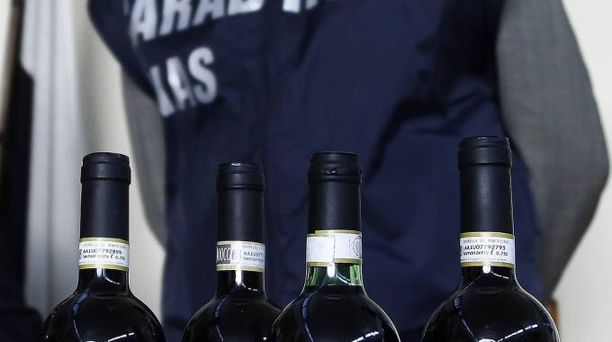 Acerra, i NAS sequestrano  200 bottiglie di vino