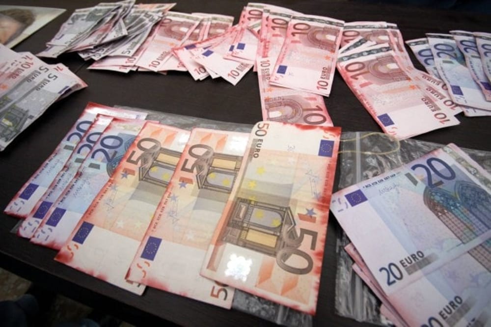 Brusciano, coniugi con  28 mila euro in contante: denunciati per riciclaggio