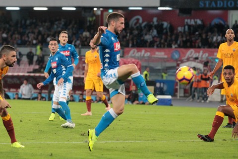 Mertens risolve una partita stregata: contro la Roma e' 1-1