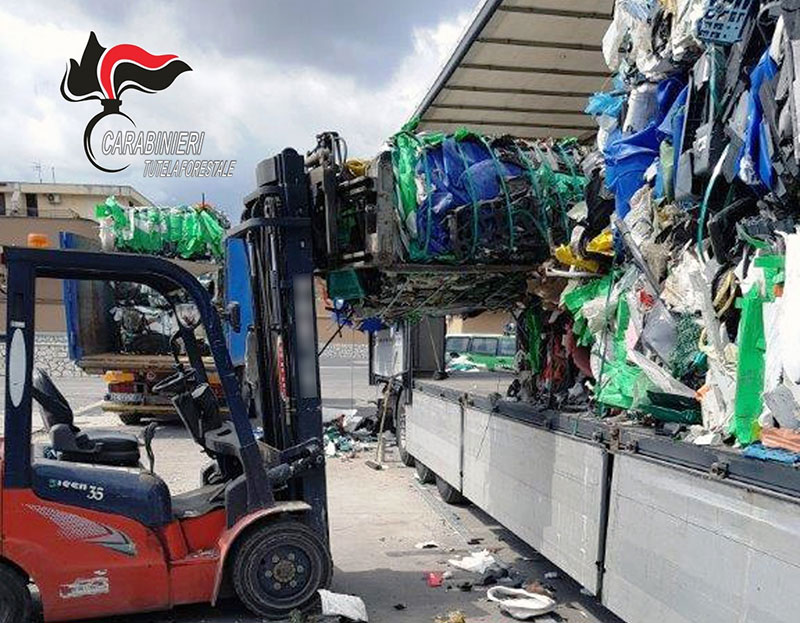 Vesuviano, blitz in  una ditta di raccolta rifiuti: tre denunciati