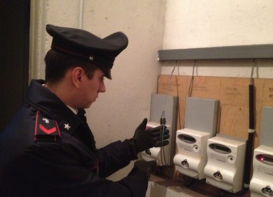 Brusciano, titolare incensurata di ristorante ruba energia elettrica: arrestata