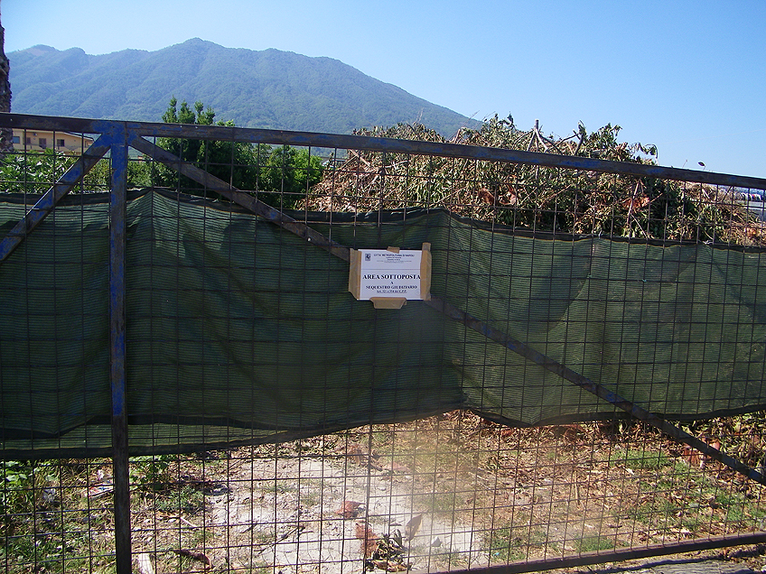 Somma Vesuviana, smaltimenti illegali: sequestrata area