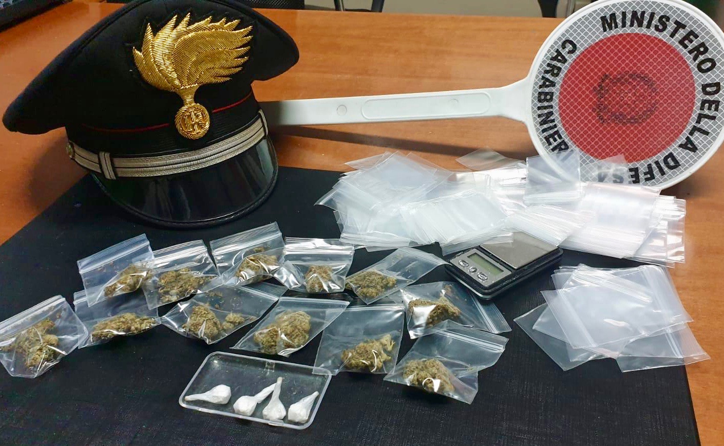 Vesuviano, cocaina e marijuana in camera da letto : arrestato incensurato