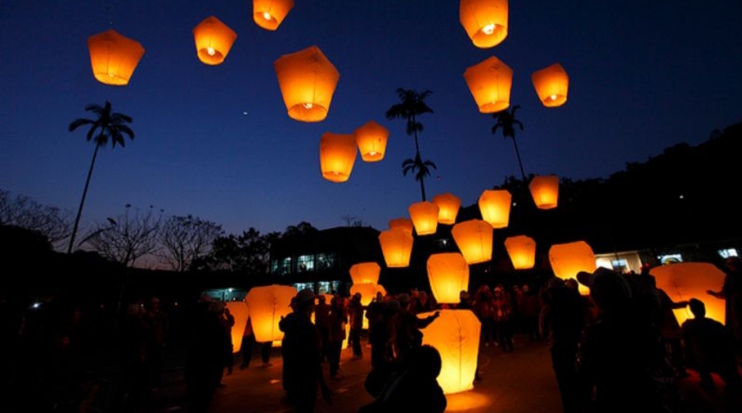 Casamarciano, Capodanno di solidarietà con le lanterne della luce.
