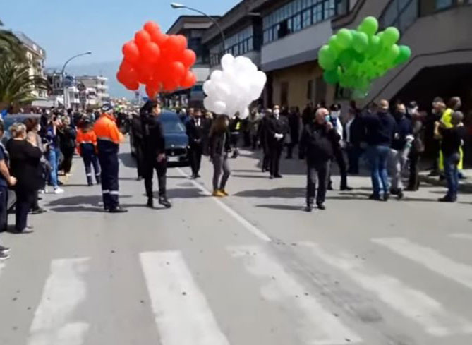 Saviano, funerali del sindaco Sommese: 54 multati