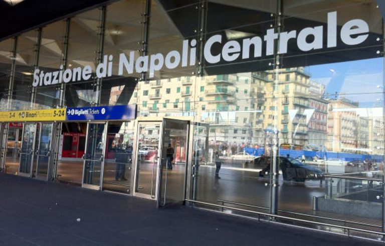 Napoli: Stazione centrale, deruba una donna. Arrestato