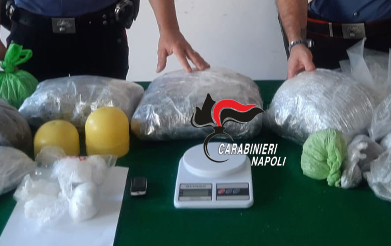 Cocaina e quasi 4 chili di marijuana in casa, arrestato 28enne