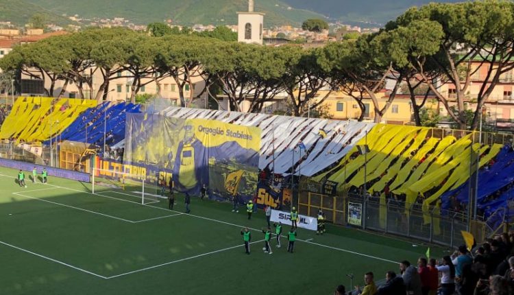 Incontro di calcio Juve Stabia- Virtus Entella.  Il  Questore di Napoli emette un Daspo.