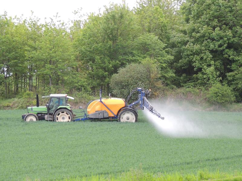 Vesuviano, azienda agricola utilizza prodotti chimici  non autorizzati: multate due persone