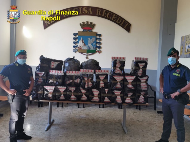 Sequestrata mezza tonnellata di sigarette di contrabbando:  arrestato un pluripregiudicato