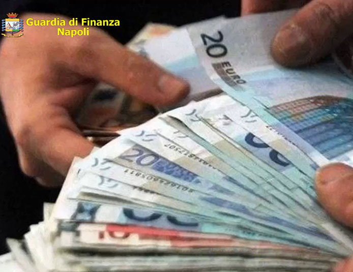 Vesuviano, tangente di 10.000 euro in tasca:  arrestato il capo dell'ufficio tecnico