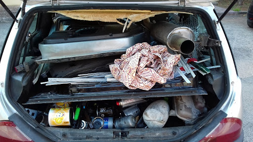 Nola,  rifiuti ferrosi nel cofano dell'auto:  arrestato 38enne