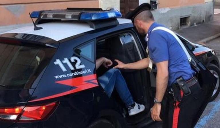 In fuga dai carabinieri per 10km. 3 persone finite in manette