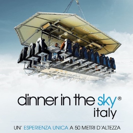 Dinner in the sky: cena stellata ad alta quota, fino al 6 giugno a Napoli