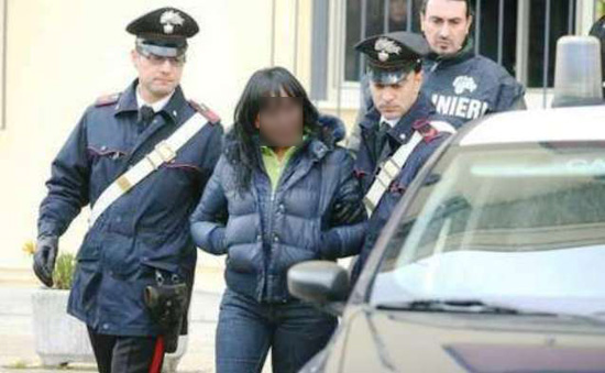 Ricercata da 6 mesi era dal parrucchiere: arrestata 44enne