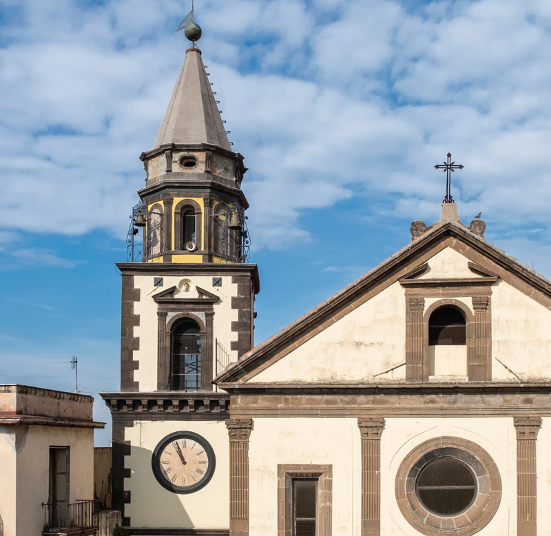 La parrocchia di San Paolo Bel Sito in festa per il restauro del campanile.