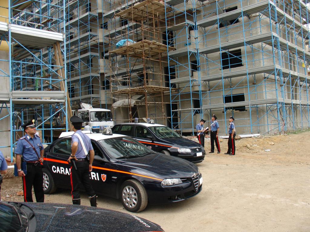 Casalnuovo, pretende 20.000 euro da imprenditore edile: arrestato   38enne