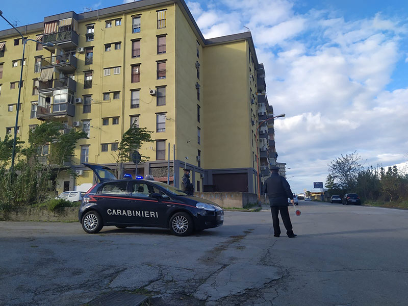 Arzano, stretta dei carabinieri sulla città: controlli e arresti