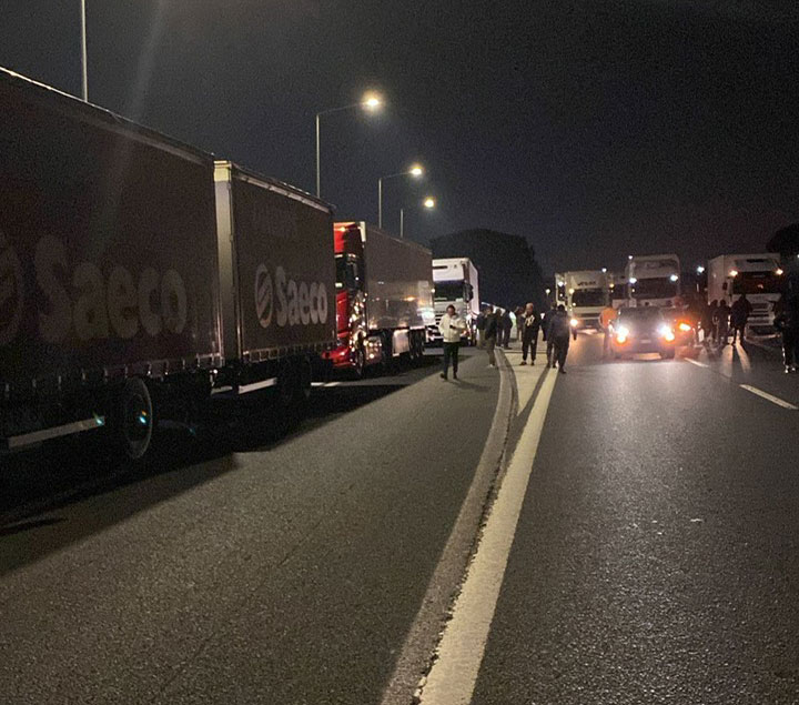 Sciopero dei camion: bloccata l'autostrada a Caserta Nord e a Nola
