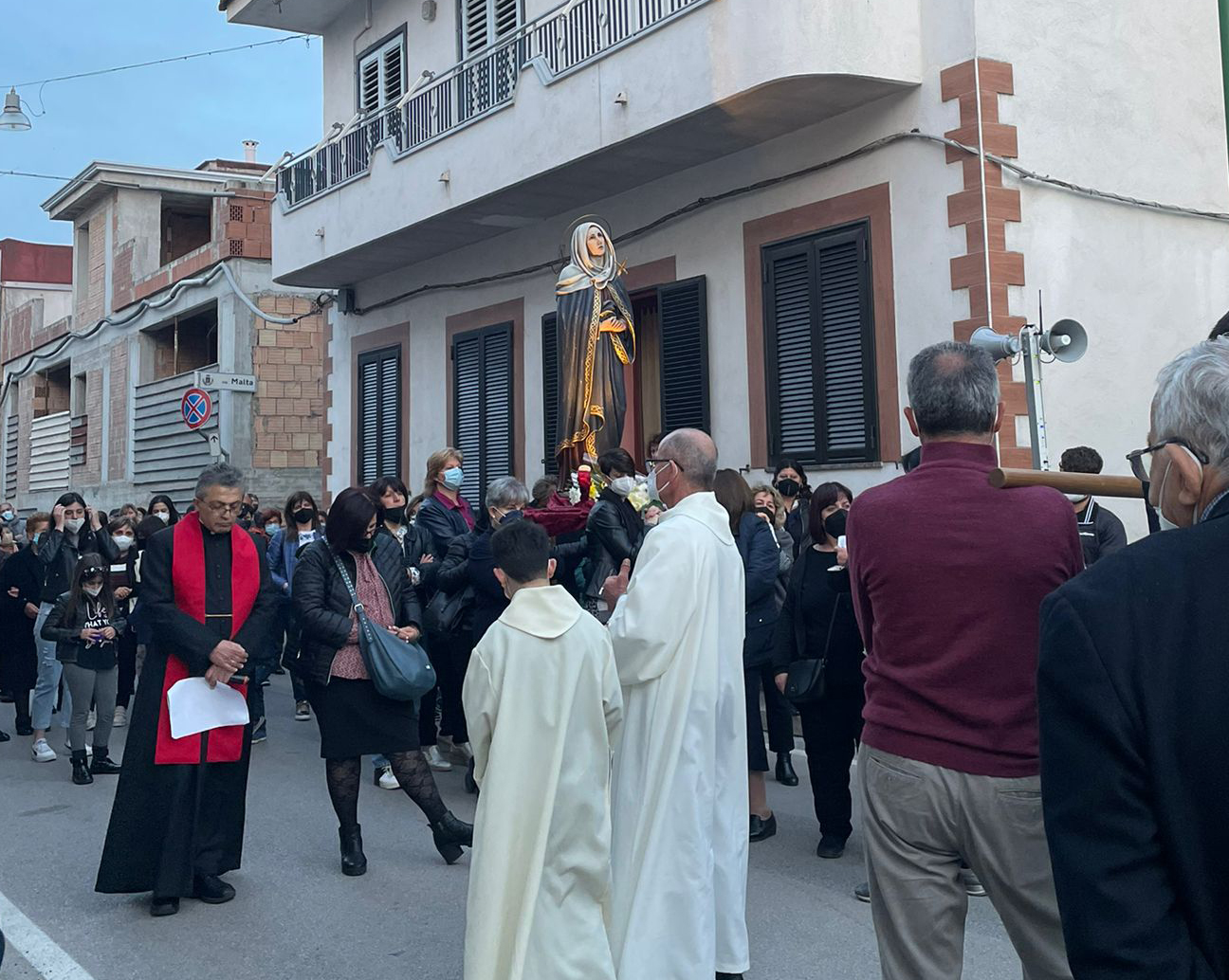 Marigliano: grande partecipazione alla processione del Venerdì Santo della parrocchia di Faibano