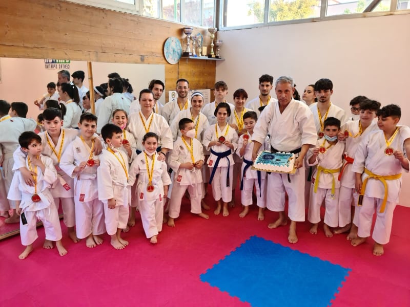 Marigliano, 28 medaglie per la squadra di Karate  del centro Emivan