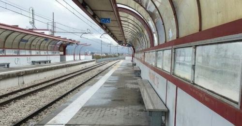 Tragedia a San Vitaliano: 35 enne di  Marigliano si suicida lanciandosi sotto il treno.