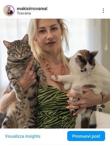 La modella Eva Kisimova, con 300 mila follower viene eletta la gattara più sexy di Instagram