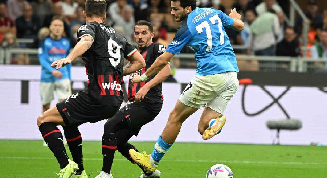 Simeone fa volare il Napoli: gli azzurri battono il Milan a San Siro