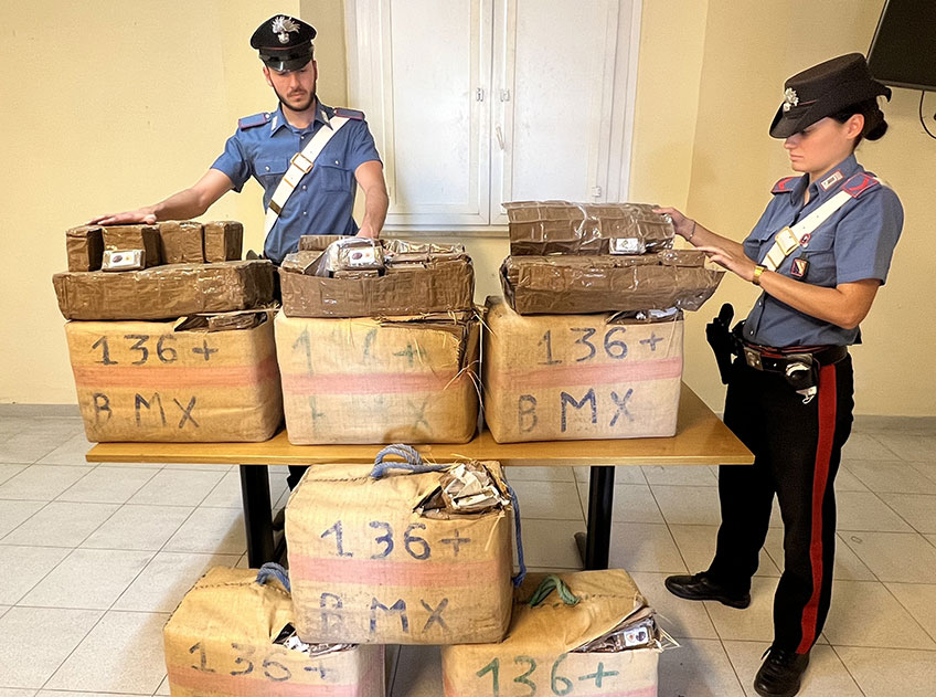 Sequestrati 231 chili di hashish per un valore di più di 2 milioni di euro: in manette un incensurato