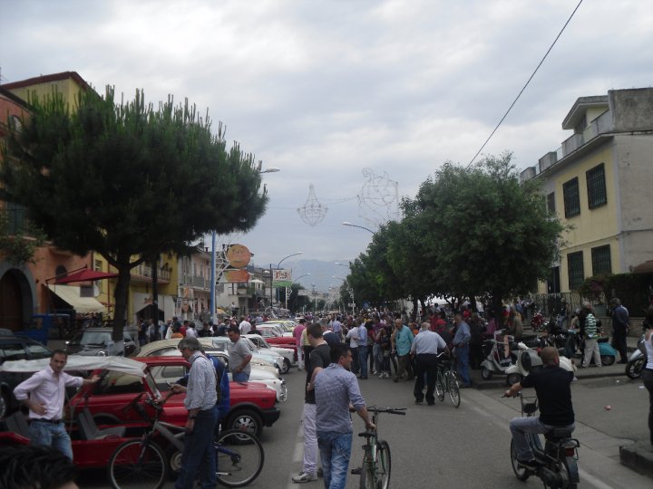 Mariglianella, auto e moto d'epoca sfilano per la città