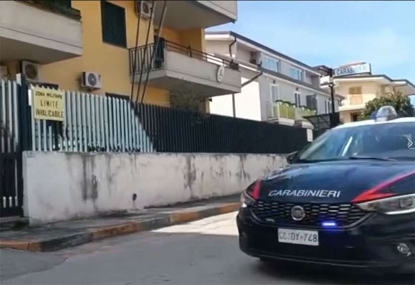 San Vitaliano, picchia con violenza la fidanzata: arrestato 19enne