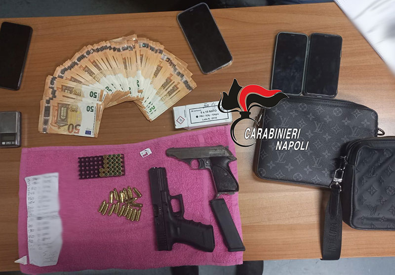 Brusciano: sequestrati pistola, proiettili e 4750 euro. Arrestate 2 persone di Monte di Procida