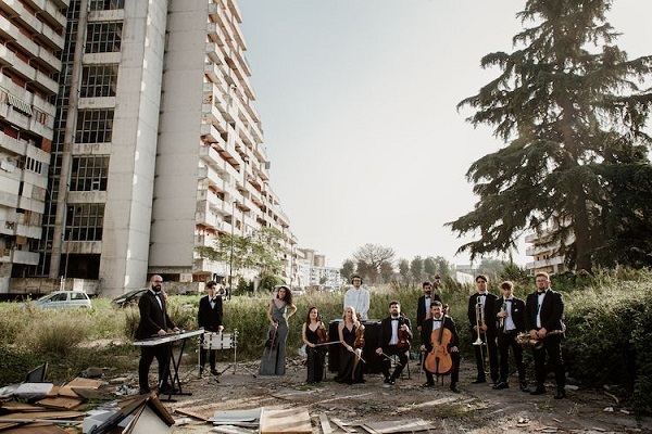 Musica neo-classica a  Scampia- KamAak esegue un concerto nelle Vele di Scampia