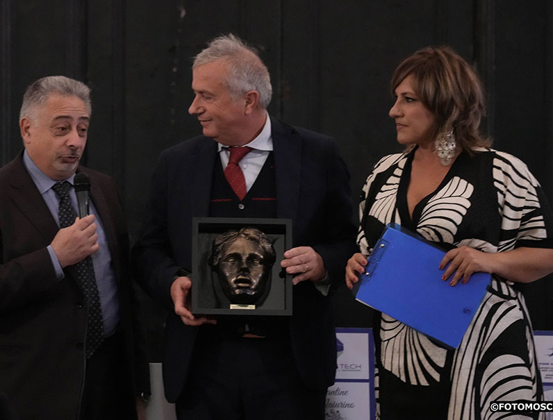 Il premio Scugnizzo Per Il Sociale a Dario Vassallo presidente della Fondazione Angelo Vassallo Sindaco Pescatore