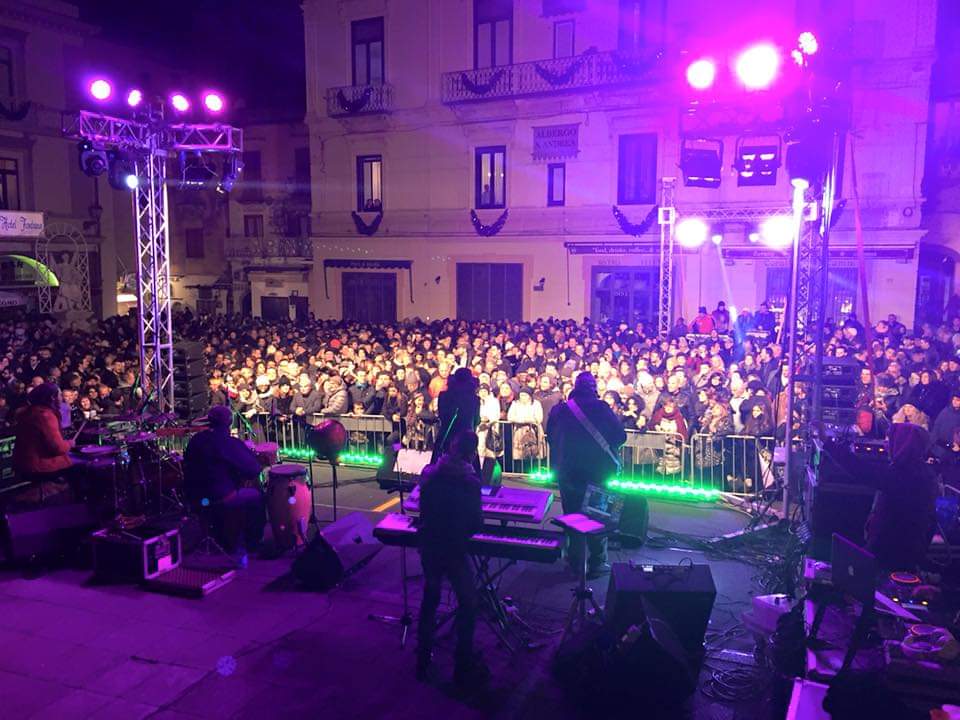 Capodanno ad Amalfi con fuochi pirotecnici, folclore, artisti, performer e dj guest.