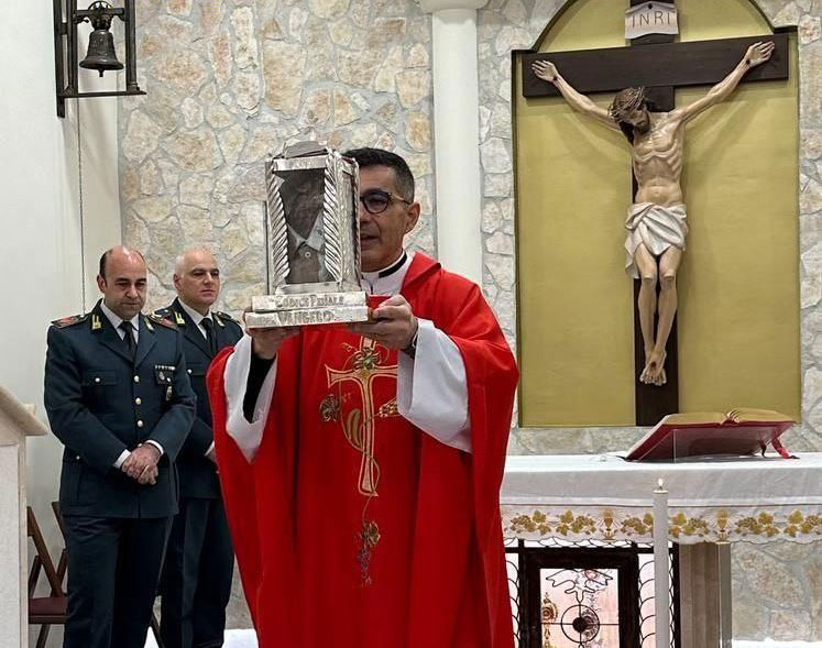 La reliquia del giudice Rosario Livatino in pellegrinaggio presso il comando generale