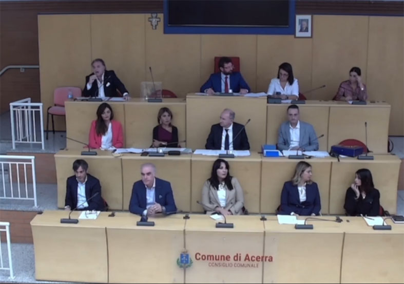 Violenze ad Acerra: opposizione chiede Consiglio comunale straordinario