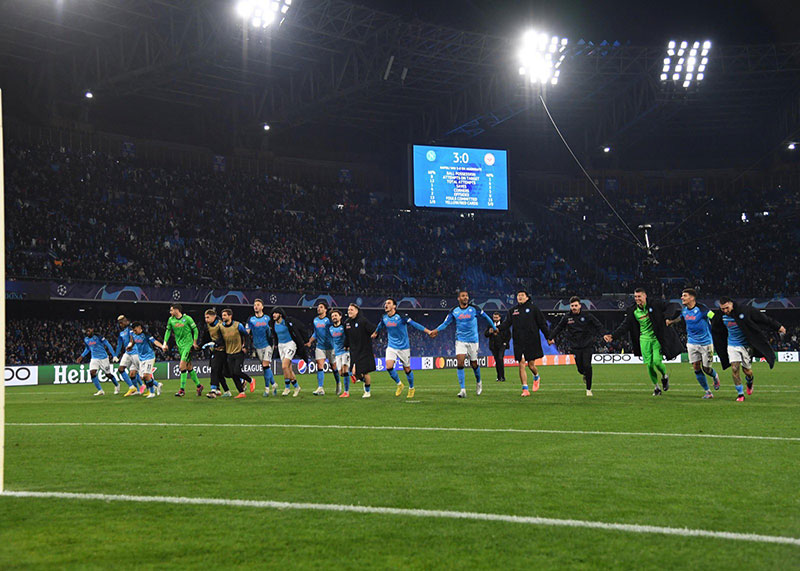 Il Napoli vola ai quarti di Champions League: Eintracht battuto 3-0