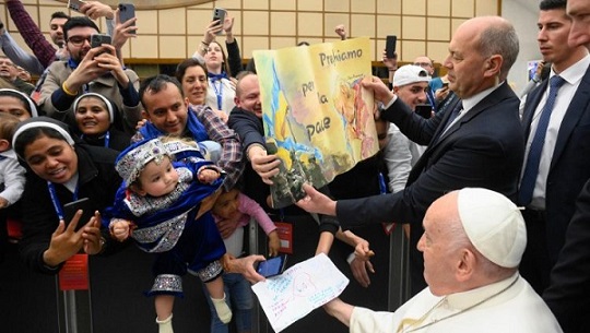 Migranti, il Papa: con i corridoi umanitari vita e dignità