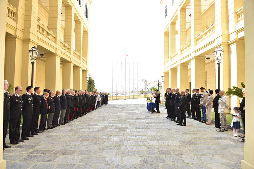 Cerimonia di consegna onorificenze ed encomi ai Carabinieri della Legione Campania