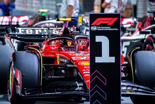 F1-GP Singapore Carlos Sainz non si ferma più: pole anche a Marina Bay