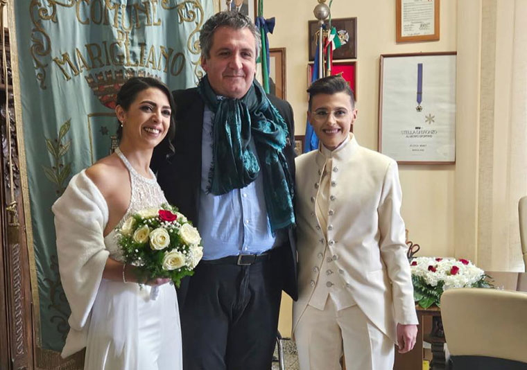 Marigliano, il sindaco celebra l'unione civile di Maria e Maria