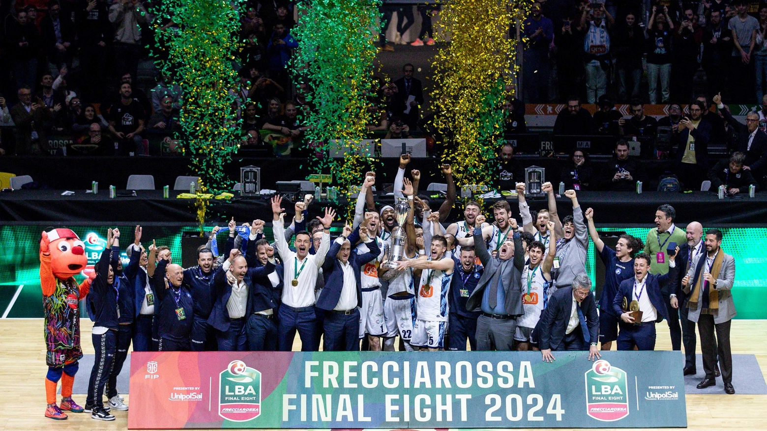 Basket-Dopo 18 anni la Generazione Vincente Napoli vince la Coppa Italia
